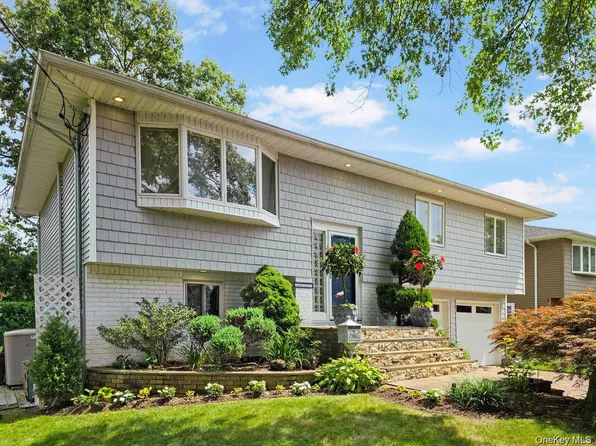 1727 Roberta Lane, Merrick, NY 11566