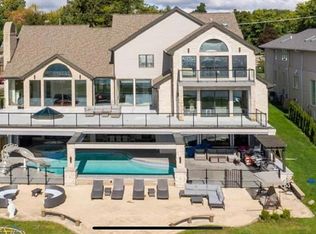 3955 Lake Front St, Waterford, MI 48328