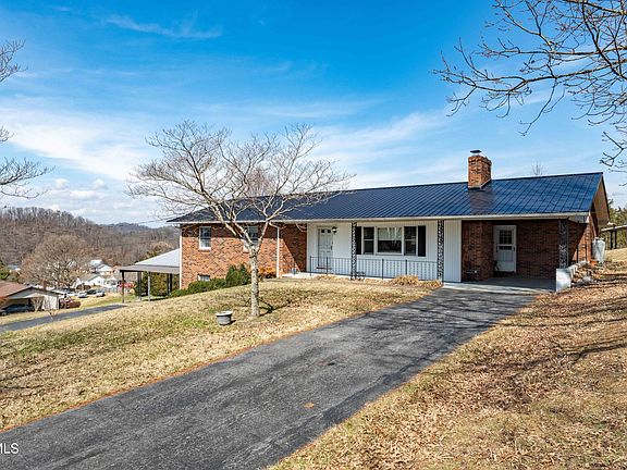 3rd image of 180 Huntland Rd