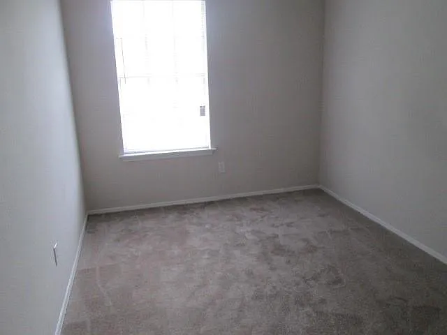 Building Photo - 811 Whispering Pine Dr