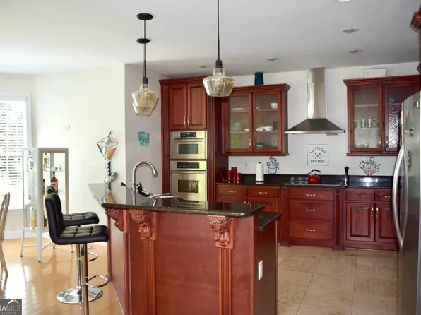 2630 Waters Edge Dr, Gainesville, GA 30504