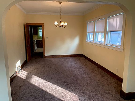 3rd image of 1117 E McClure Ave