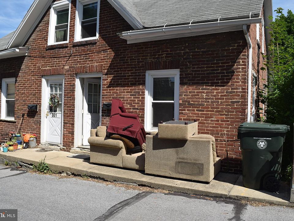 2nd image of 300-302 & 301 303 Howard Pike