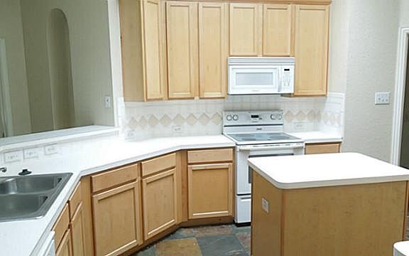3rd image of 520 Pinnacle Dr