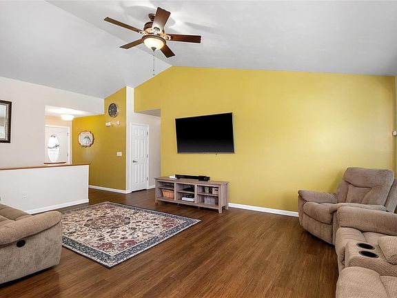 4th image of 2431 Plum Grove Dr