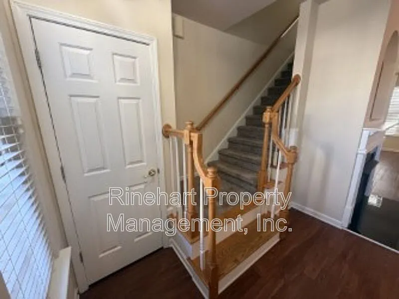 2 bed, 2.5 bath, 1548 sqft, $1,700 — Photo 2