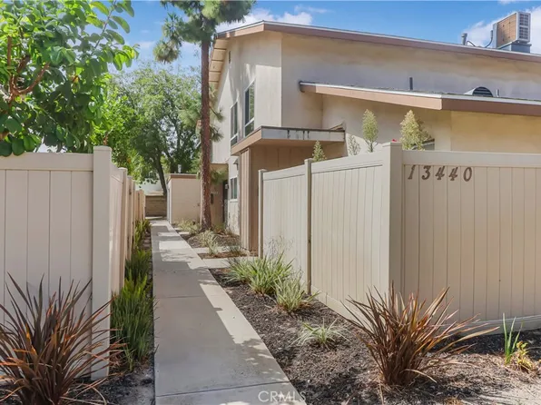 13440 1/2 Village Dr, Cerritos, CA 90703