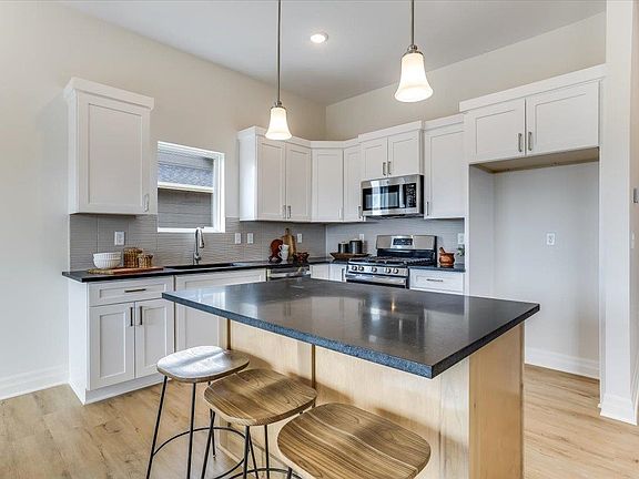 3rd image of 10411 W Graber Cir