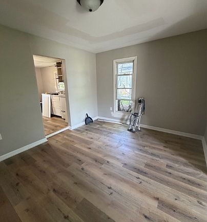 3rd image of 319 W Washington St #3