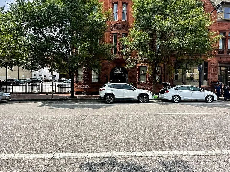 For Rent: Urban Luxury at 914 N. Charles St Your City Lifestyle Awaits! — Photo 13