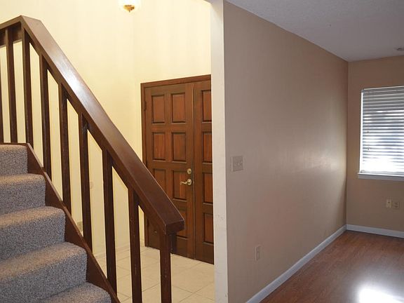 5th image of 2427 Edgewater Dr