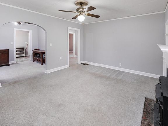 3rd image of 220 Donnan Rd