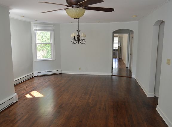 3rd image of 2650 N St Louis Ave APT 1