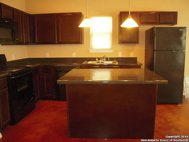 3 bed, 2.5 bath, 2907 sqft, $1,650 — Photo 3