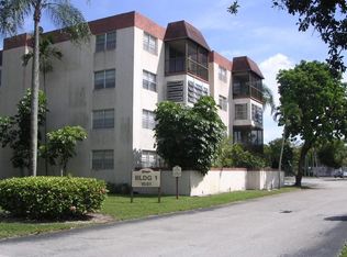 1861 SW 70th Ave, Plantation, FL 33317
