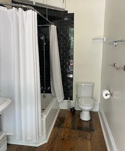 2403 Saint Charles Ave #203 — Photo 2