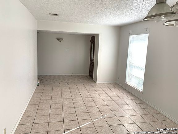 3rd image of 6131 Cloverwood St