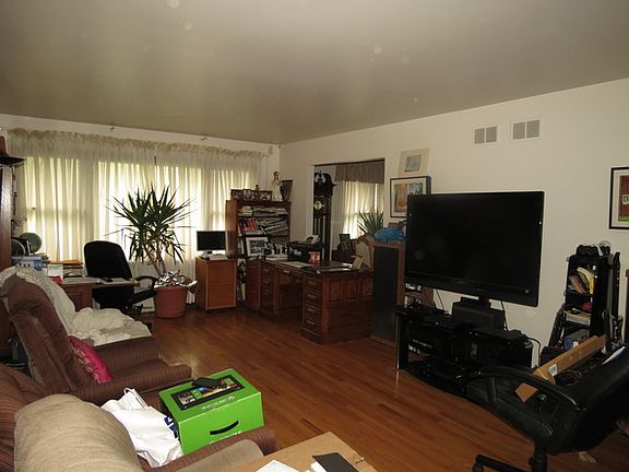 3rd image of 611 S Monterey Ave