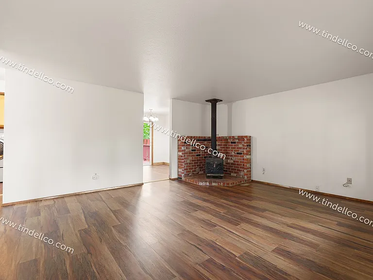 5281 NE 57th Ave — Photo 4
