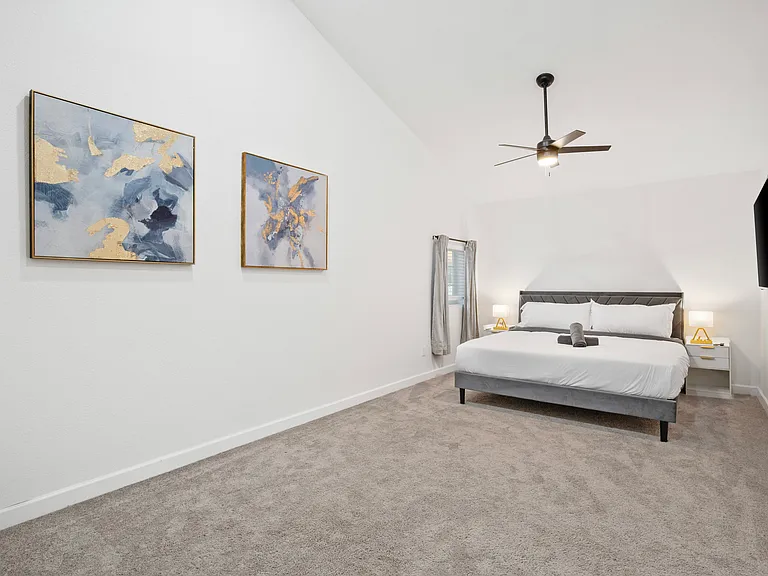 3037 N 40th Dr — Photo 11