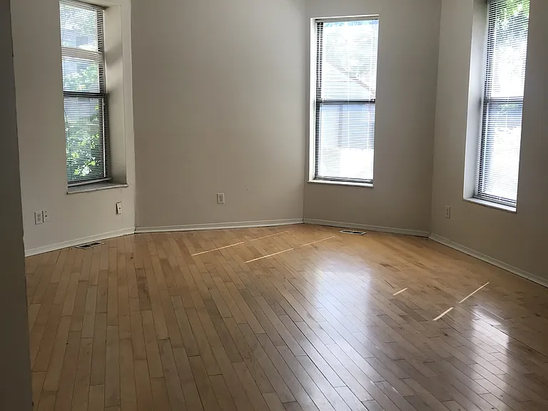 4362 McPherson Ave — Photo 10