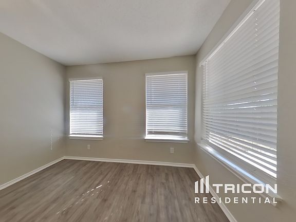 5th image of 1122 Wood Heights Dr