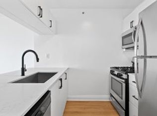 800 6th Ave #21E, New York, NY 10001