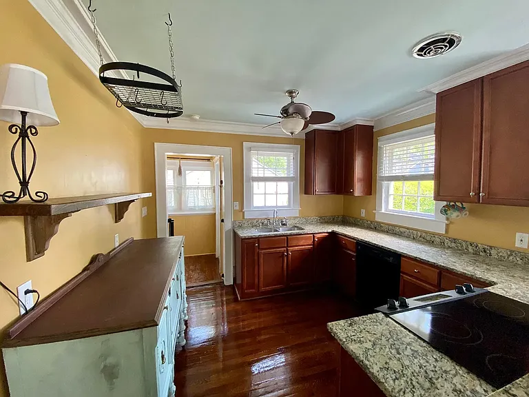 814 Carolina Ave — Photo 11
