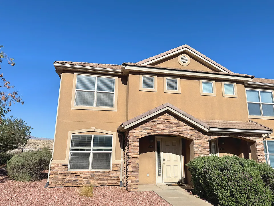 3155 S Hidden Valley Dr #215