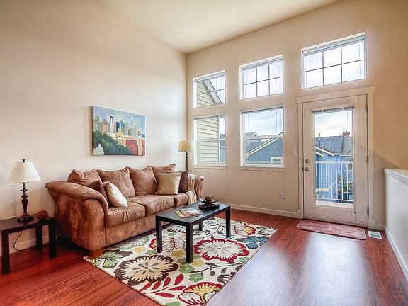5th image of 1557 NE Joshua Tree Ln #1557