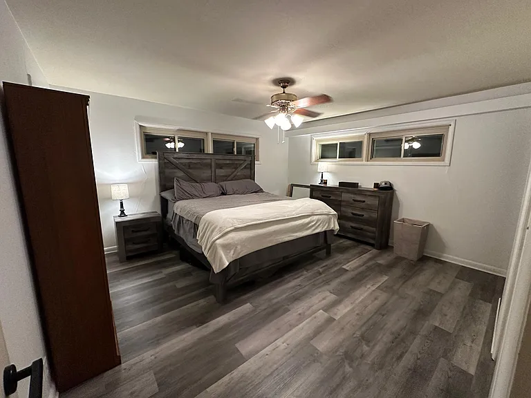 4715 Lake Park Dr — Photo 2