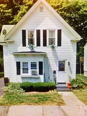 1st image of 109 S Leyden St