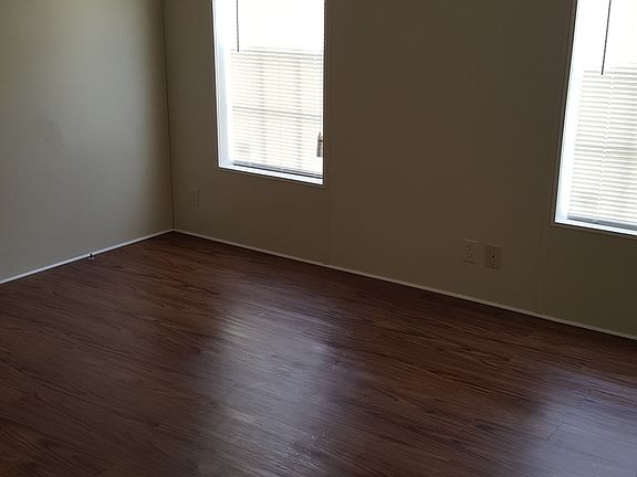 5th image of 3922 Woodbine Dr
