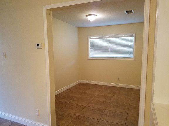 3rd image of 2221 Kingsdale Dr