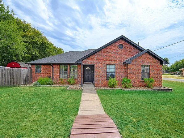 1102 14th St, Honey Grove, TX 75446