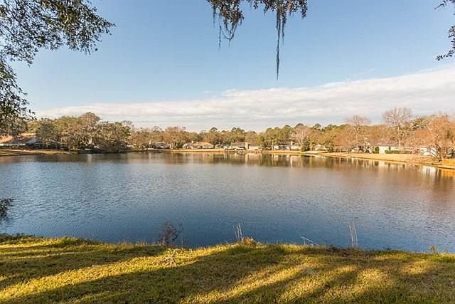 1st image of 106 Hidden Lakes Dr