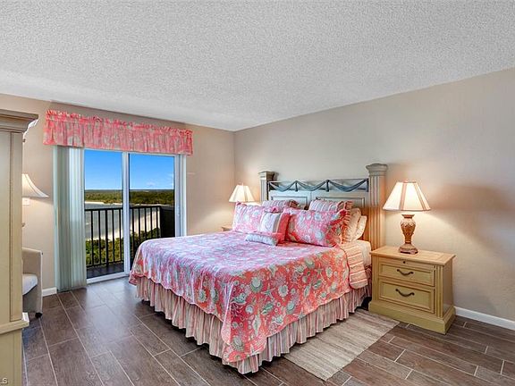 3rd image of 25710 Hickory Blvd APT 706