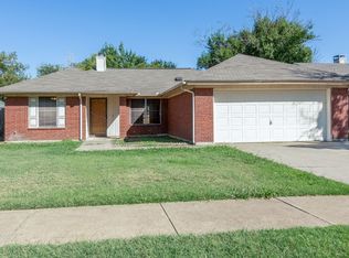 6920 Lyndale Dr, Watauga, TX 76148