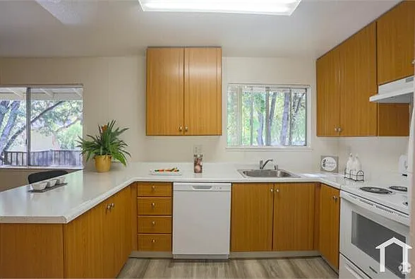 1930 Almaden Rd #1 — Photo 2