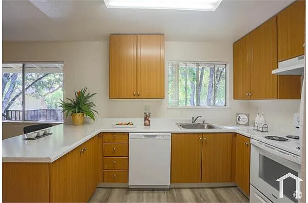Building Photo - 1930 Almaden Rd #1