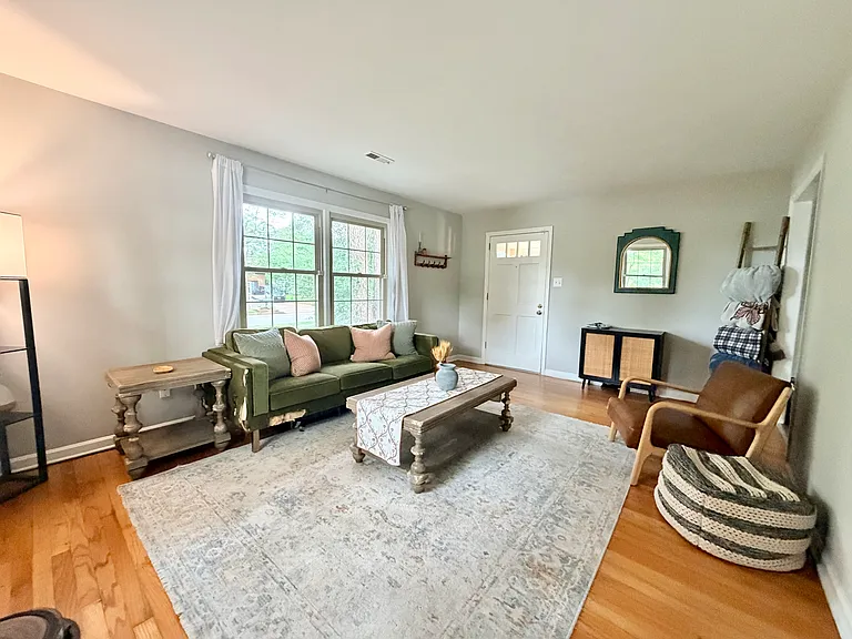 346 W McGinnis Cir — Photo 7