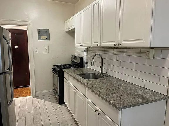 3rd image of 7427 John F Kennedy Blvd E #1
