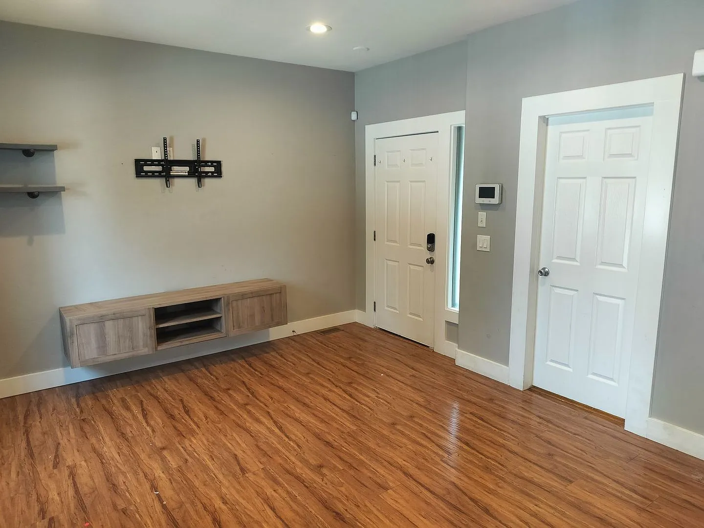 Modern 3 Bed 2.5 Bath Lehi Townhome Near Thanksgiving Point | 2-Car Garage — Photo 4