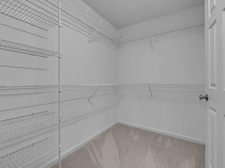 128 Clarendon Cir — Photo 32