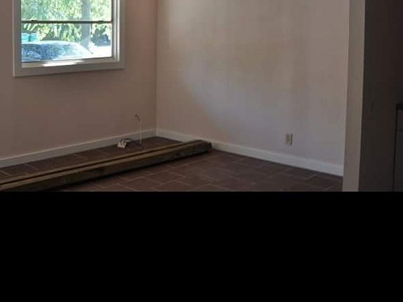 5th image of 309 Davis St