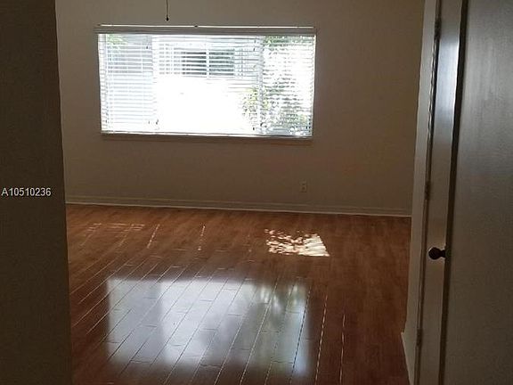 4th image of 6005 Harbor Isle Way #496