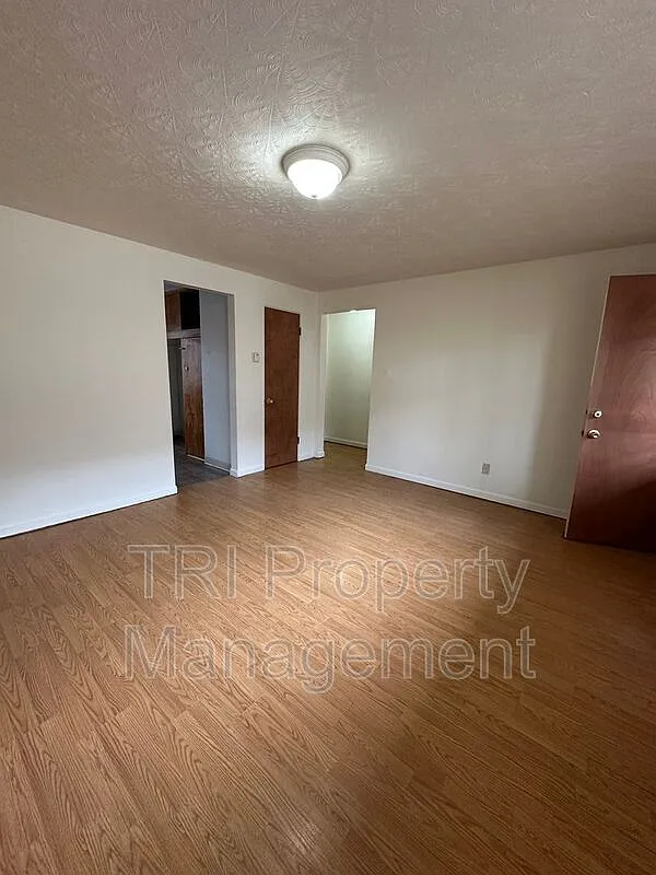 1 bed, 1.0 bath, $750 — Photo 2