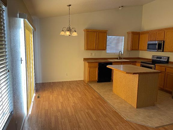 5th image of 2876 Deaun Ave