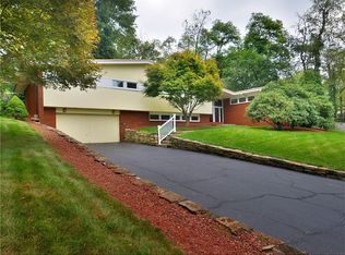 3451 Ridgewood Dr, Pittsburgh, PA 15235