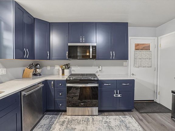 5th image of W379N5787 Meadowview ROAD